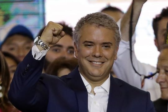 Ivan Duque, konservativer Kandidat, jubelt über seinen Sieg bei der Präsidentenwahl in Kolumbien.