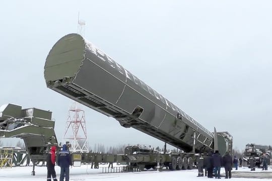 Eine Sarmat-Interkontinentalrakete in Russland.