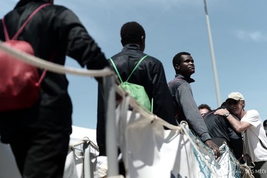 Das Rettungsschiff "Aquarius" und zwei weitere Schiffe konnte in die spanische Stadt Valencia einfahren.