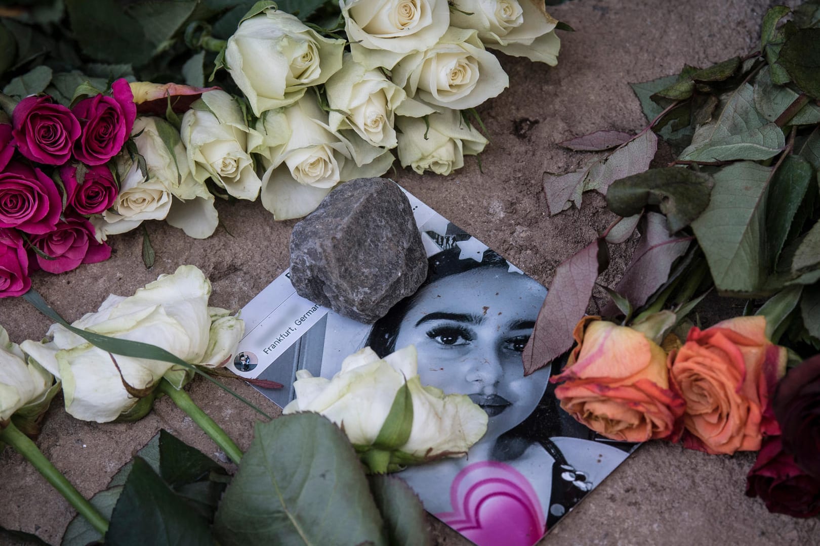 Blumen für die 14-jährige Susanna: Der Mordfall sorgte im ganzen Land für Aufregung.