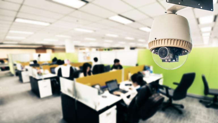 Eine Kamera im Büro: Die Lust am Überwachen steigt offenbar mit den technischen Möglichkeiten.