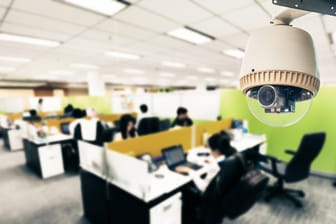 Eine Kamera im Büro: Die Lust am Überwachen steigt offenbar mit den technischen Möglichkeiten.