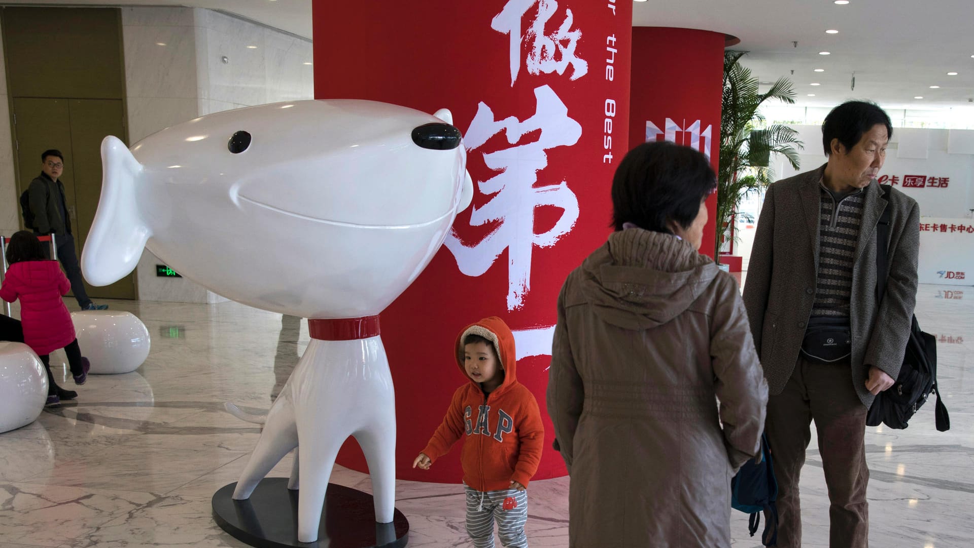 Maskottchen des chinesischen E-Commerce-Giganten JD.com: Google investiert 550 Millionen Dollar.