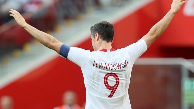 Polens Stürmerstar Robert Lewandowksi will auch im WM-Spiel gegen Senegal jubeln. Polens Stürmerstar Robert Lewandowksi will auch im WM-Spiel gegen Senegal jubeln.