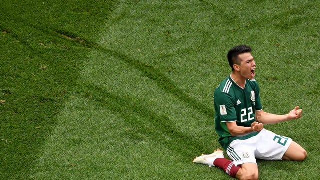 Hirving Lozano aus Mexiko jubelt nach seinem Tor zum 1:0 gegen Deutschland. Hirving Lozano aus Mexiko jubelt nach seinem Tor zum 1:0 gegen Deutschland.