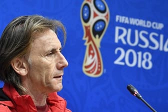 Perus Trainer Ricardo Gareca hat sein Team mit einer 45-minütigen Ansprache auf das Spiel gegen Frankreich eingestimmt.