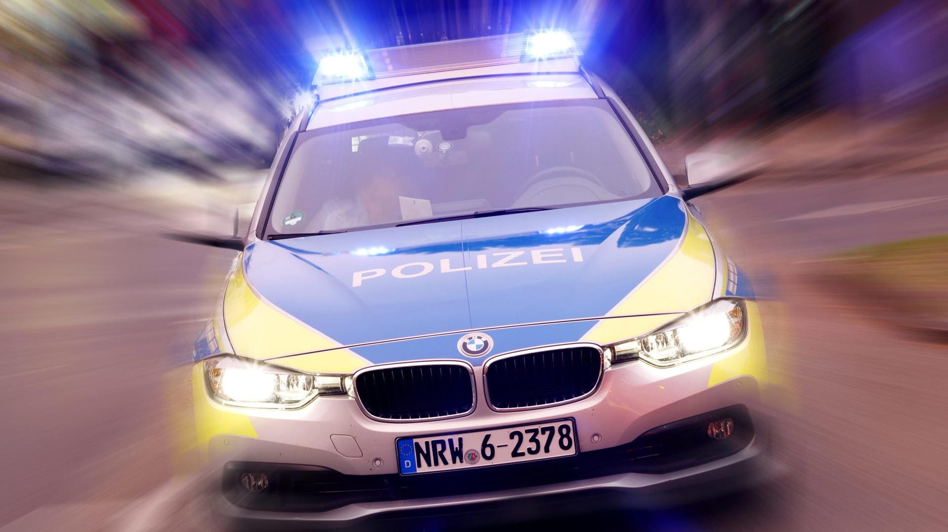 Nordrhein-westfälische Polizei: Ein Junggesellenabschied endete mit einem Polizeieinsatz. (Symbolbild) Nordrhein-westfälische Polizei: Ein Junggesellenabschied endete mit einem Polizeieinsatz. (Symbolbild)