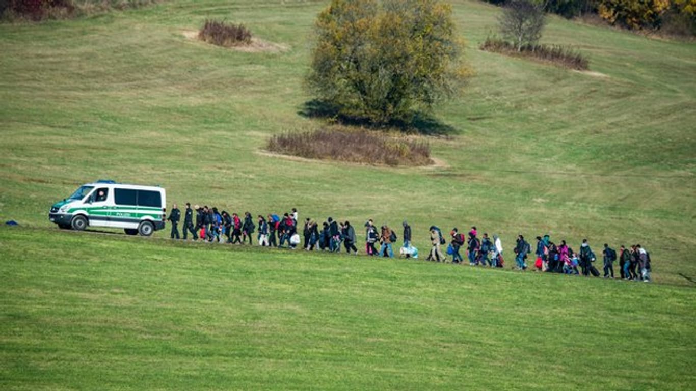 Flüchtlinge an der deutsch-österreichischen Grenze nahe Wegscheid.