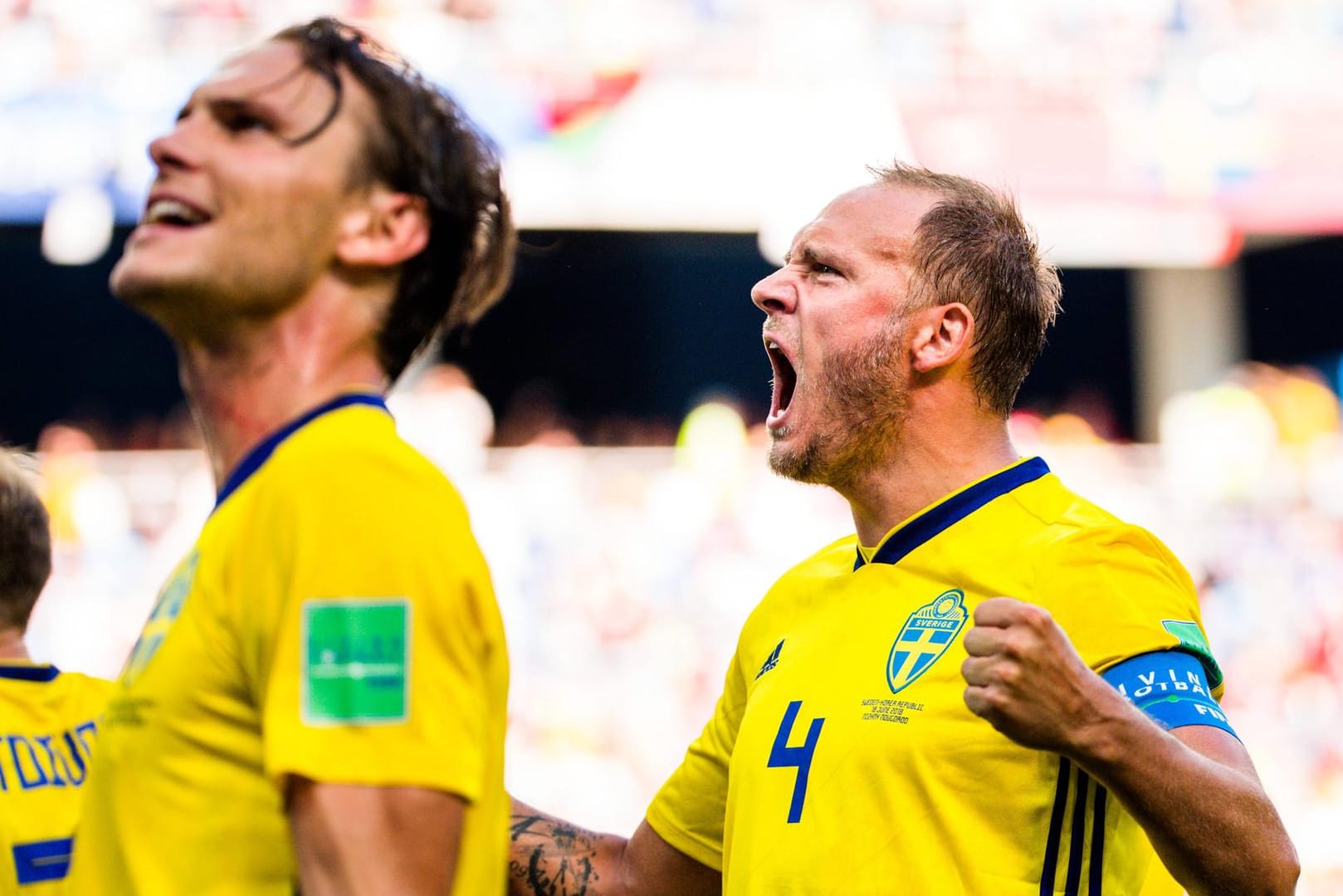 Eiskalter Elfmeter: Andreas Granqvist (r.) feiert seinen Führungstreffer gegen Südkorea mit Albin Ekdal.