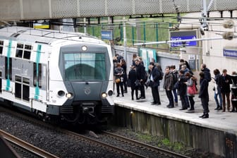 Regionalzug bei Paris: Das Baby kam am Montag in einem RER-A-Zug auf die Welt. (Symbolfoto)