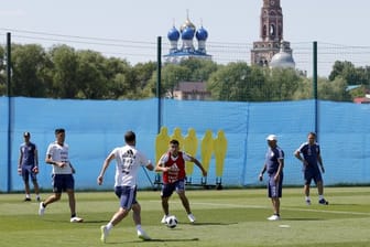 Argentiniens Nationaltrainer Jorge Sampaoli (2.