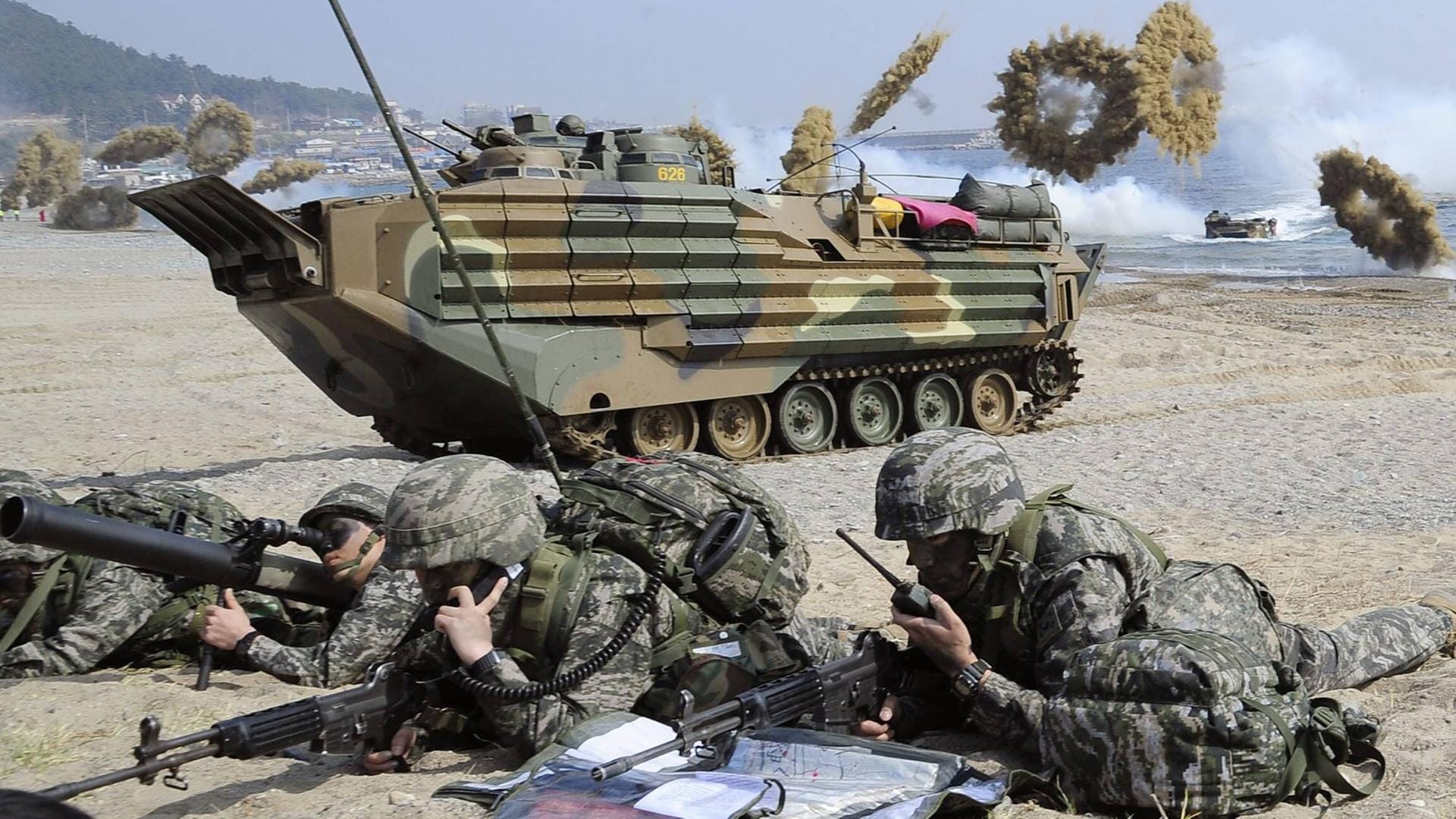Soldaten bei einem Manöver in Südkorea im März 2015: Die Absage des Manövers im August gilt als Zugeständnis der USA an Nordkorea und China. Soldaten bei einem Manöver in Südkorea im März 2015: Die Absage des Manövers im August gilt als Zugeständnis der USA an Nordkorea und China.