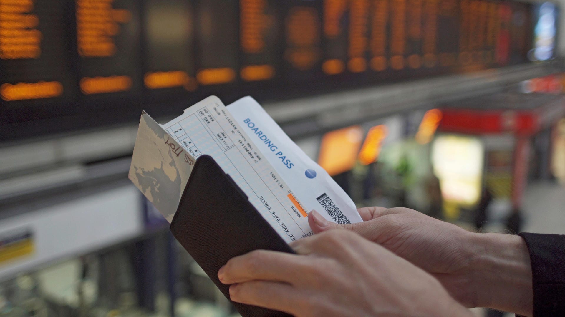 Am Flughafen: Wer Anfang des Jahres mit dem Flugzeug verreisen wollte, musste tiefer in die Tasche greifen.