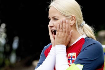 Mette-Marit hat Spaß: Gemeinsam mit ihrer Familie genoss die norwegische Kronprinzessin einen sportlichen Tag.