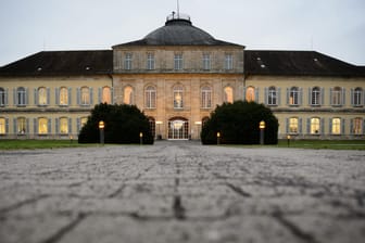 Schloss Hohenheim in Stuttgart: An der Universität soll es einen großen Fall von Studenten-Mogelei gegeben haben.