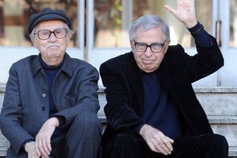 Die italienischen Regisseure Paolo (r) und Vittorio Taviani (2012).