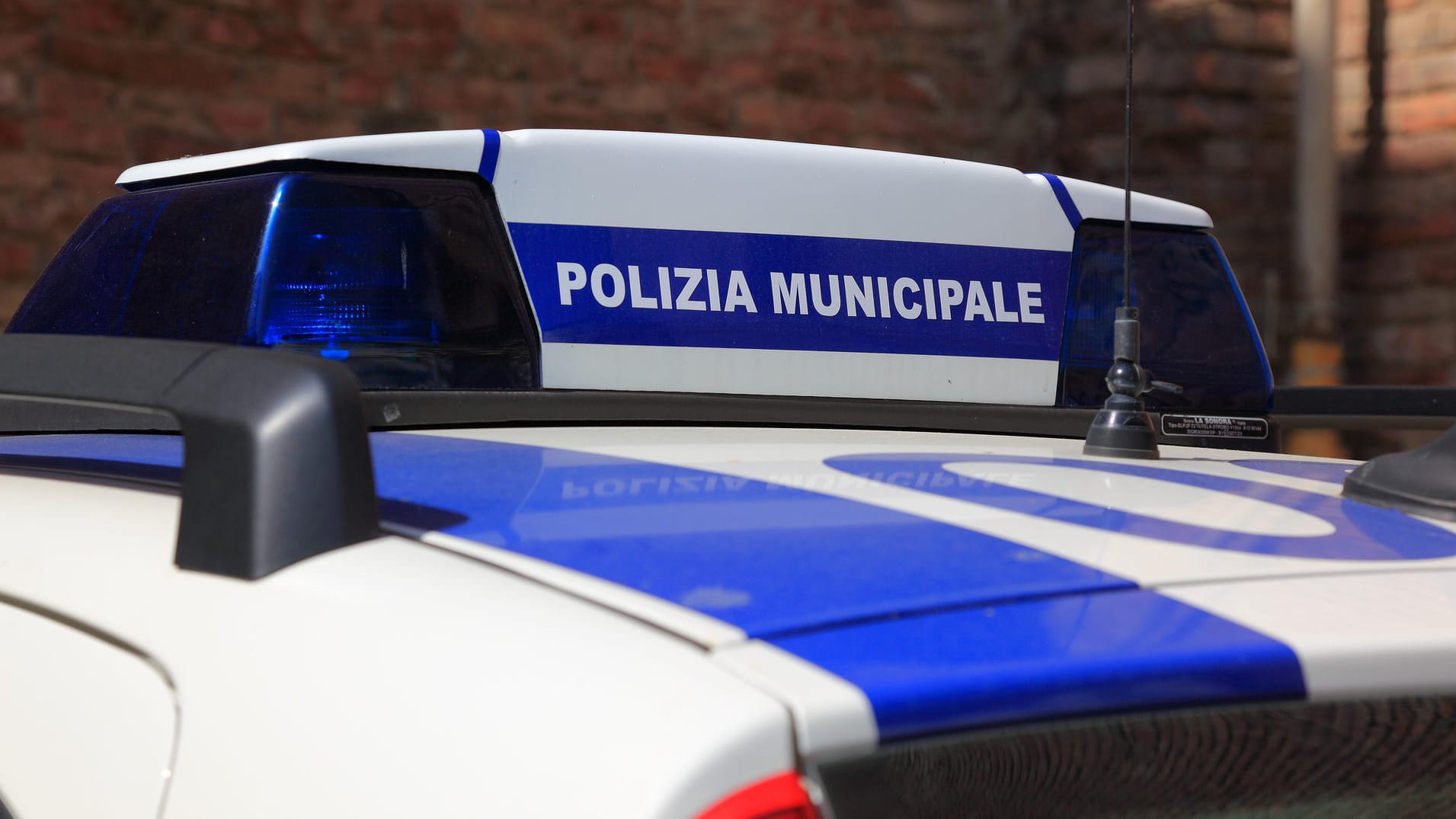 Italienische Polizei: Erst vor kurzem wurden bereits 100 mutmaßliche Mafia-Mitglieder festgenommen. (Symbolbild) Italienische Polizei: Erst vor kurzem wurden bereits 100 mutmaßliche Mafia-Mitglieder festgenommen. (Symbolbild)