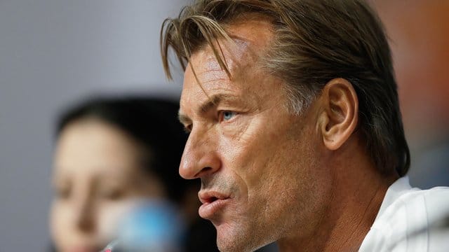 Marokkos Nationaltrainer Trainer Herve Renard spricht bei einer Pressekonferenz. Marokkos Nationaltrainer Trainer Herve Renard spricht bei einer Pressekonferenz.