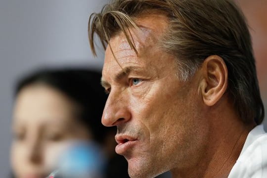 Marokkos Nationaltrainer Trainer Herve Renard spricht bei einer Pressekonferenz.