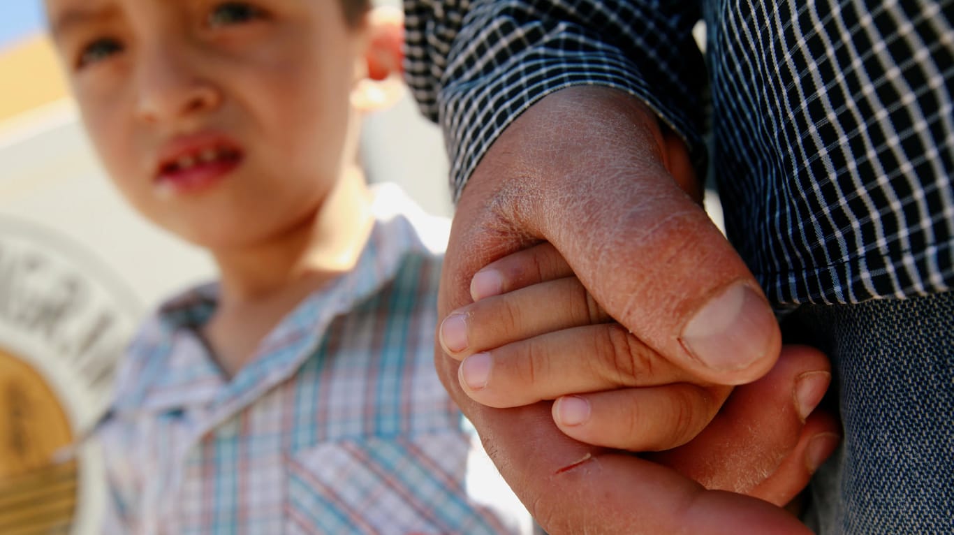 Ein Kind aus Salvador an der mexikanischen Grenze: Die US-Politik scheint die Praxis der Familientrennungen an der Grenze ändern zu wollen.