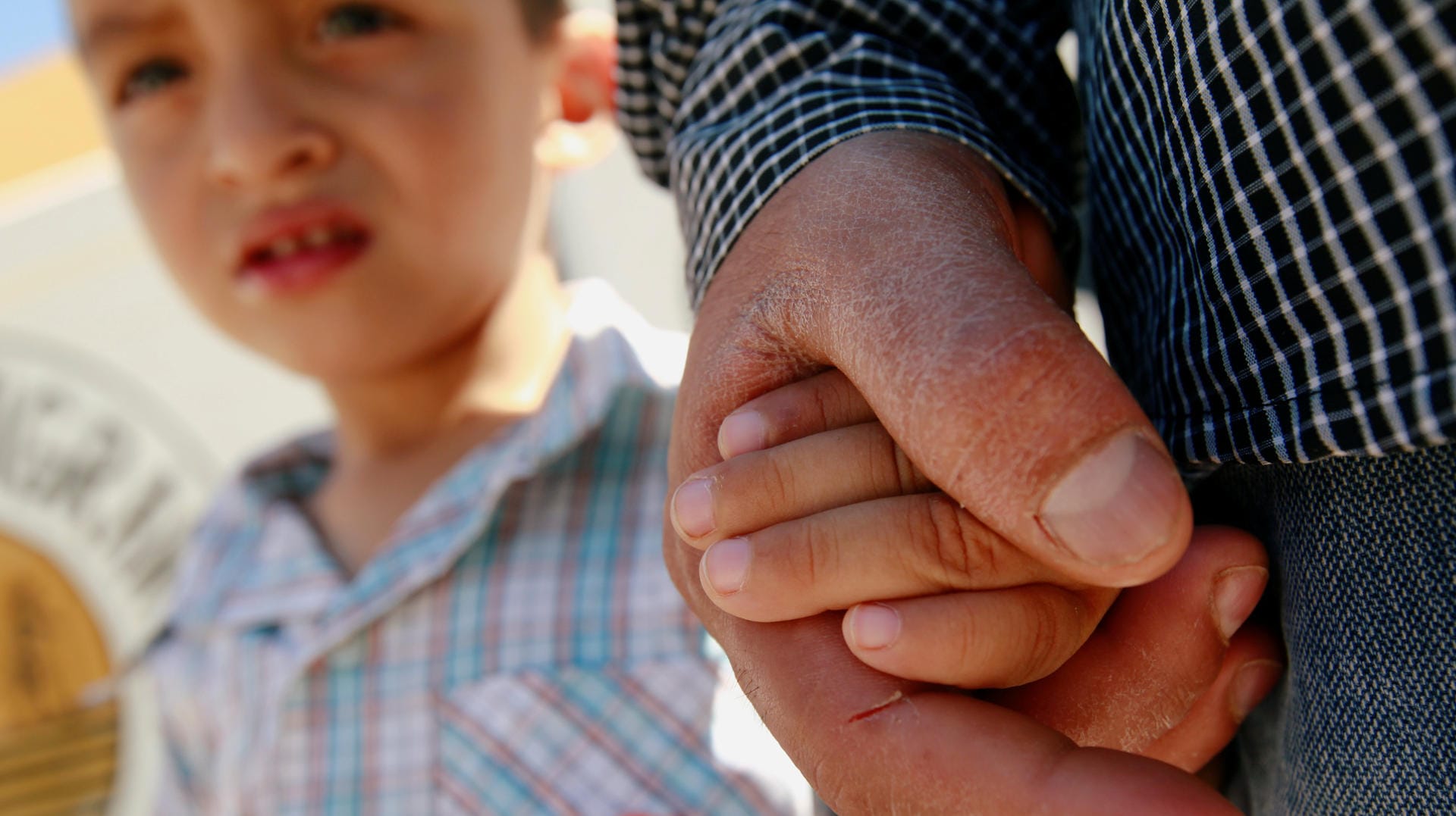 Ein Kind aus Salvador an der mexikanischen Grenze: Die US-Politik scheint die Praxis der Familientrennungen an der Grenze ändern zu wollen. Ein Kind aus Salvador an der mexikanischen Grenze: Die US-Politik scheint die Praxis der Familientrennungen an der Grenze ändern zu wollen.