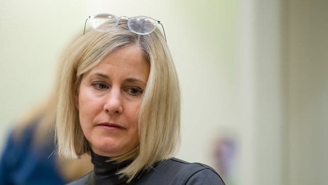 Anja Sturm gehört zu dem Anwaltsteam, dem Beate Zschäpe später zwei weitere Verteidiger zur Seite stellte. Anja Sturm gehört zu dem Anwaltsteam, dem Beate Zschäpe später zwei weitere Verteidiger zur Seite stellte.