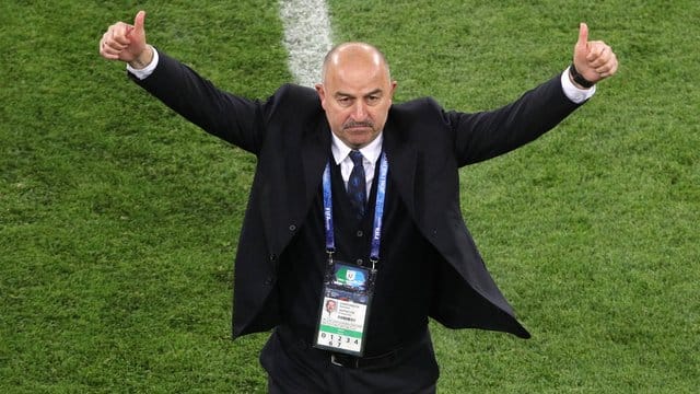 Mit Russland bei der WM auf Erfolgskurs: Trainer Stanislaw Tschertschessow. Mit Russland bei der WM auf Erfolgskurs: Trainer Stanislaw Tschertschessow.