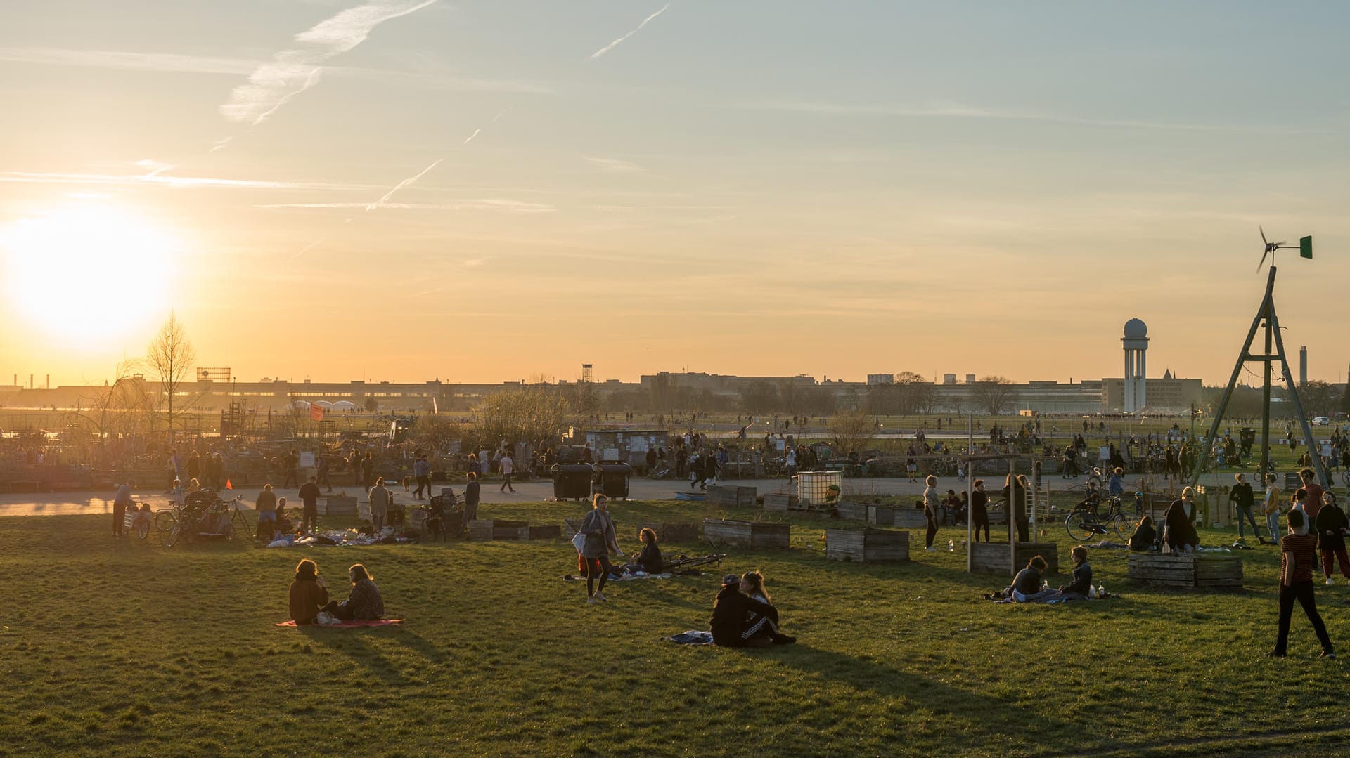 Sonnenschein in Berlin: Donnerstag beginnt auch auf dem Kalender der Sommer.