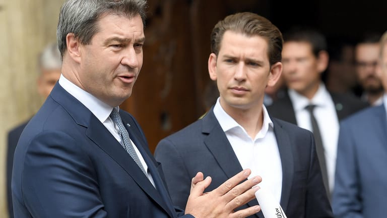 Markus Söder (l., CSU) und Sebastian Kurz (ÖVP) am Mittwoch in Linz: Beide wollen in Nordafrika Lager für Migranten errichten.