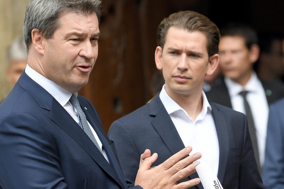 Markus Söder (l., CSU) und Sebastian Kurz (ÖVP) am Mittwoch in Linz: Beide wollen in Nordafrika Lager für Migranten errichten.