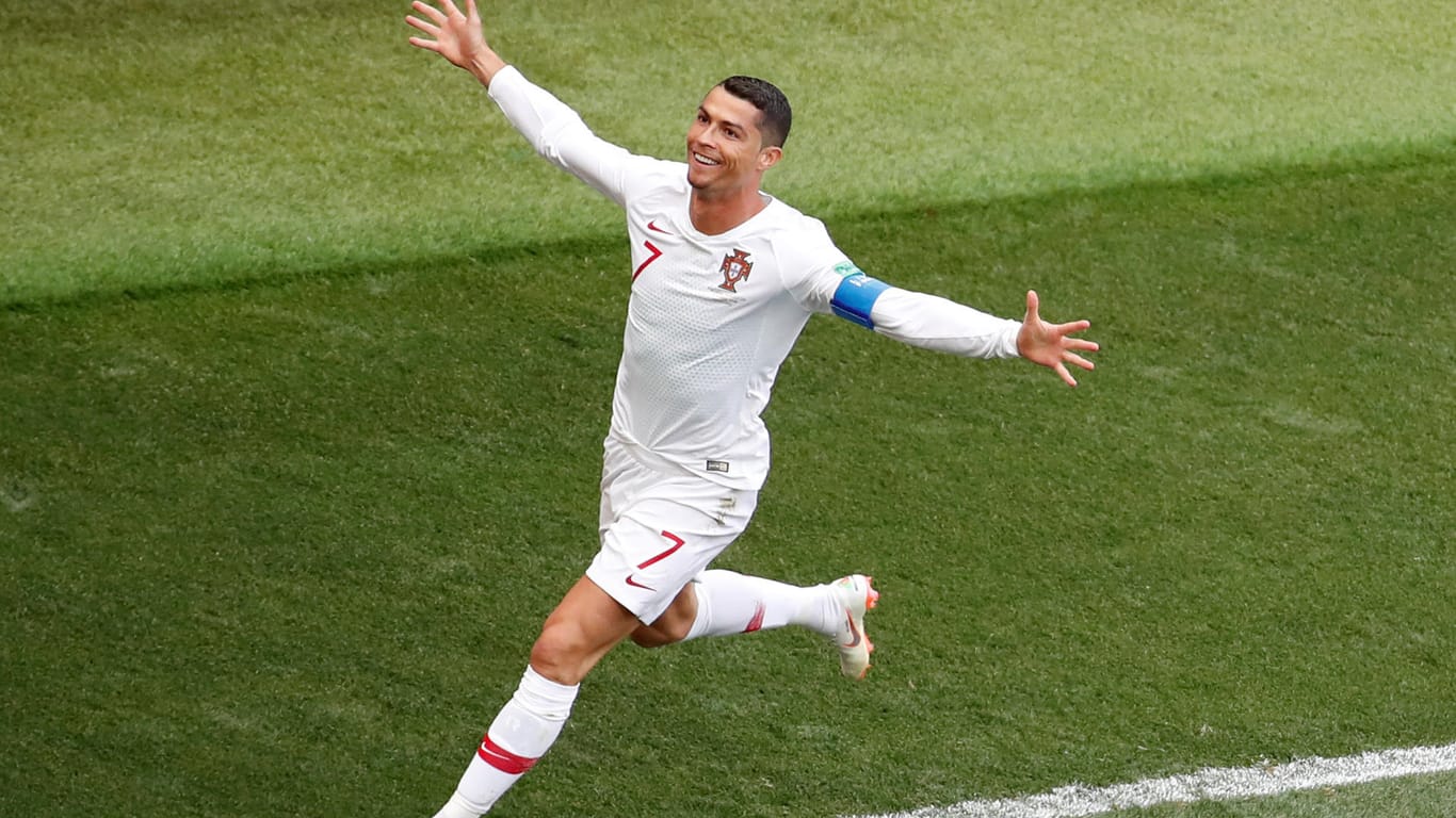 Cristiano Ronaldo jubelt nach seinem Kopfball-Treffer: Portugal besiegt Marokko mit viel Mühe.