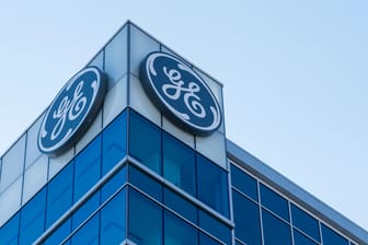 Das Logo von General Electric: Das Unternehmen steckt in einer Krise. (Archivbild)