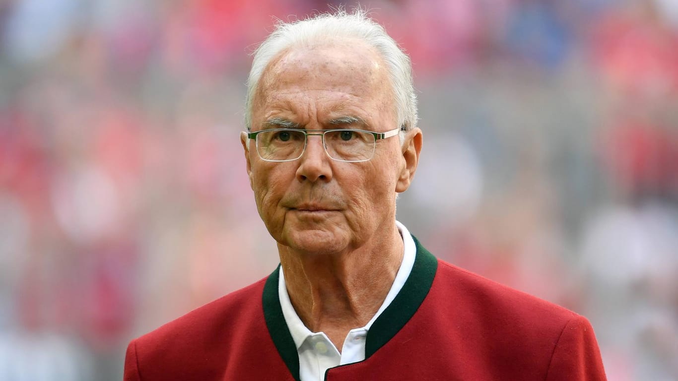 Franz Beckenbauer ist unzufrieden mit dem ersten Auftritt der DFB-Elf: Er fordert eine Krisensitzung, wie sie auch bei der WM 1974 in Deutschland geholfen habe.