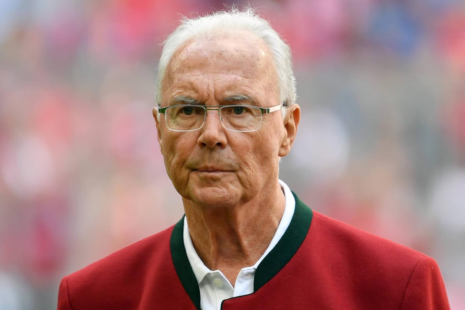 Franz Beckenbauer ist unzufrieden mit dem ersten Auftritt der DFB-Elf: Er fordert eine Krisensitzung, wie sie auch bei der WM 1974 in Deutschland geholfen habe.