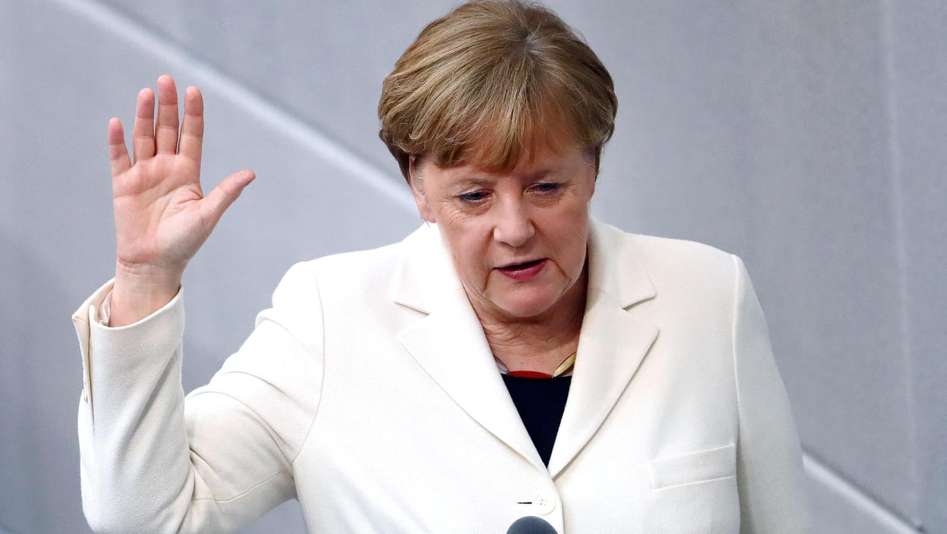 Angela Merkel bei ihrer Vereidigung am 14. März im Bundestag: Der Streit mit der CSU überschattet bislang ihre vierte Amtszeit.