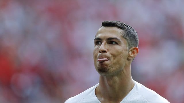 Jubel mit Ziegenbart: Portugals Superstar Cristiano Ronaldo nach seinem Tor gegen Marokko. Jubel mit Ziegenbart: Portugals Superstar Cristiano Ronaldo nach seinem Tor gegen Marokko.