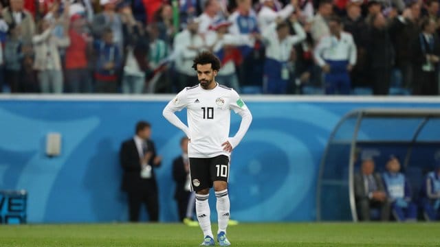 Geknickt: Ägypten-Star Mohamed Salah nach der Niederlage gegen Russland. Geknickt: Ägypten-Star Mohamed Salah nach der Niederlage gegen Russland.