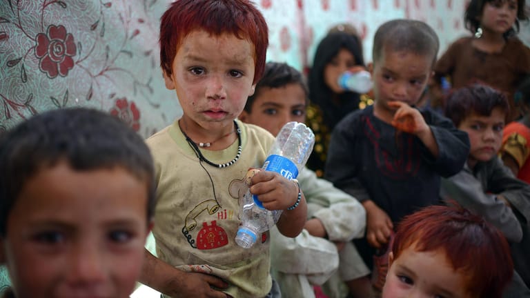 Flüchtlingslager in Kabul: Die Welthungerhilfe geht von 815 Millionen hungernden Menschen weltweit aus.
