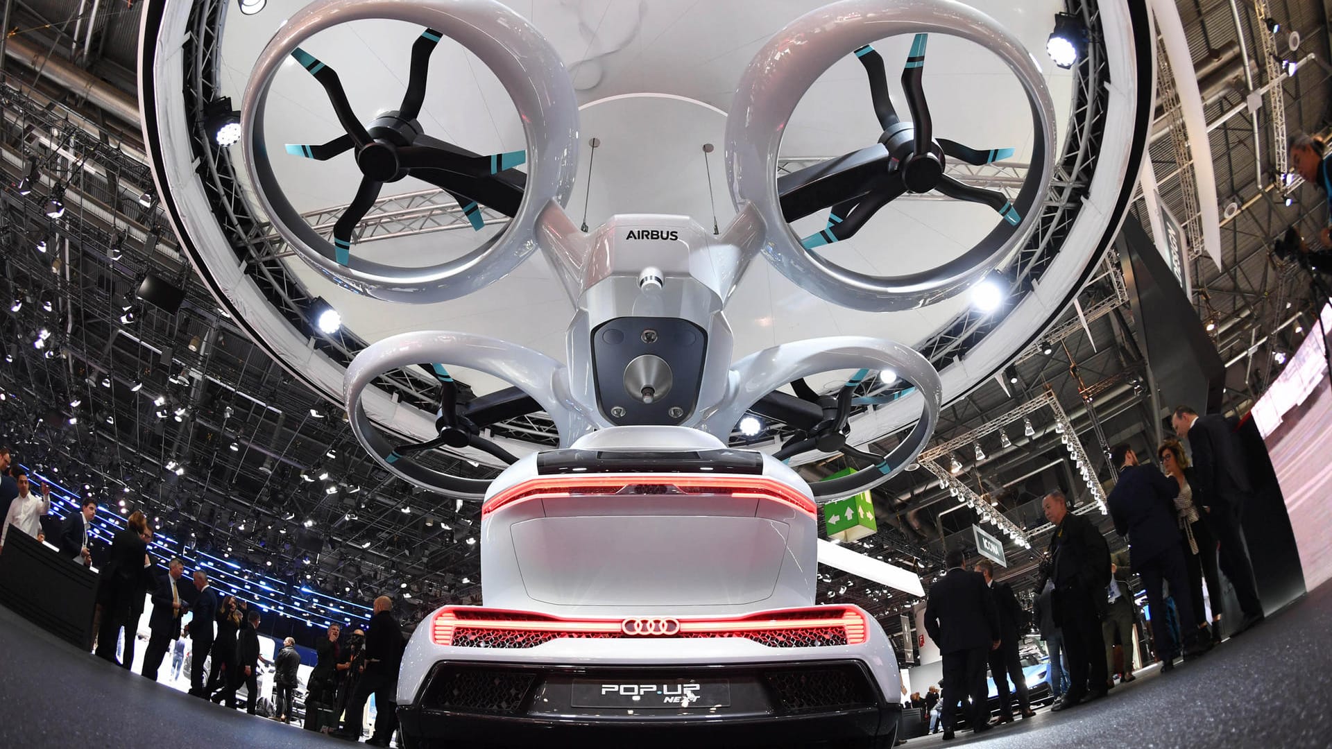 Das Flugauto "Pop.Up Next" von Audi und Airbus auf dem Genfer Autosalon: Ingolstadt soll Modellregion für Flugtaxis werden.