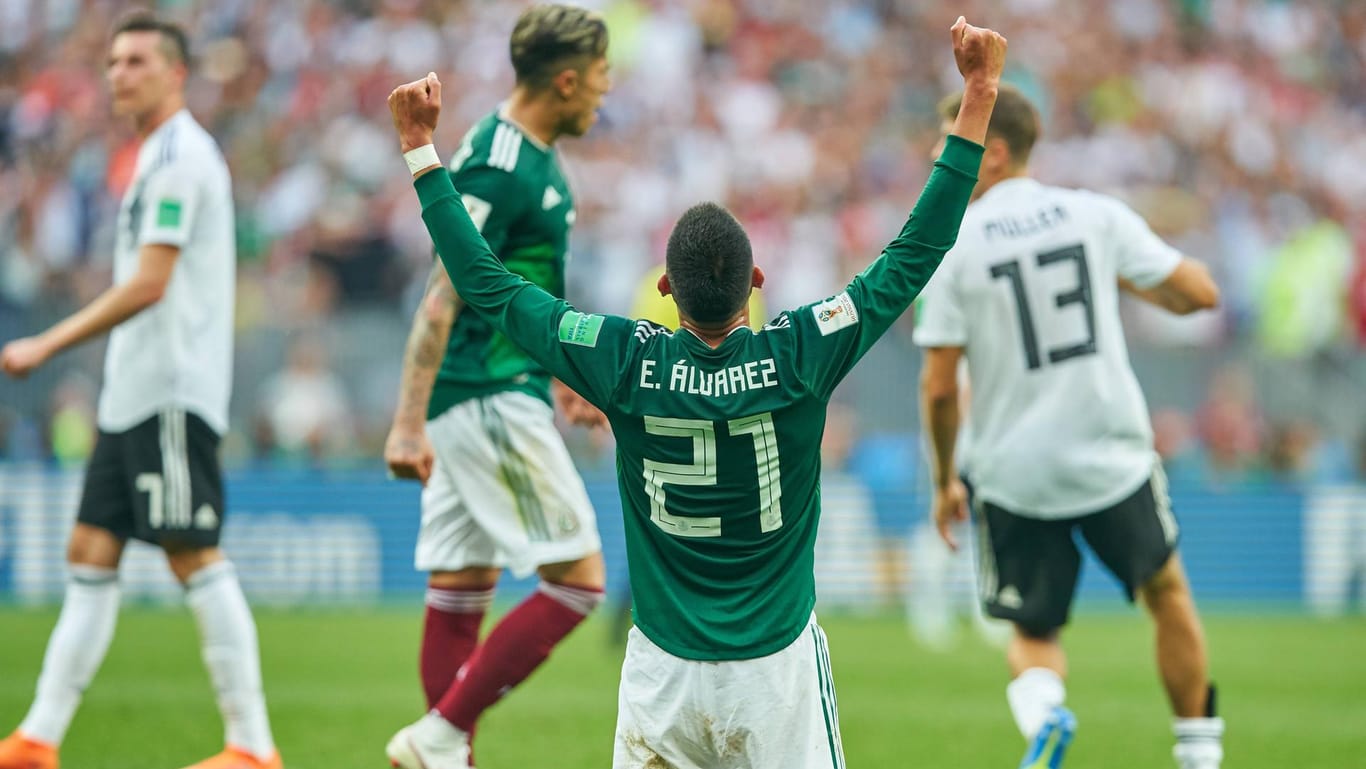 Licht und Schatten: Während Mexiko einen überraschenden Sieg feiert, erlebt das DFB-Team einen schweren Rückschlag.