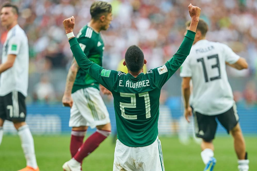 Licht und Schatten: Während Mexiko einen überraschenden Sieg feiert, erlebt das DFB-Team einen schweren Rückschlag.