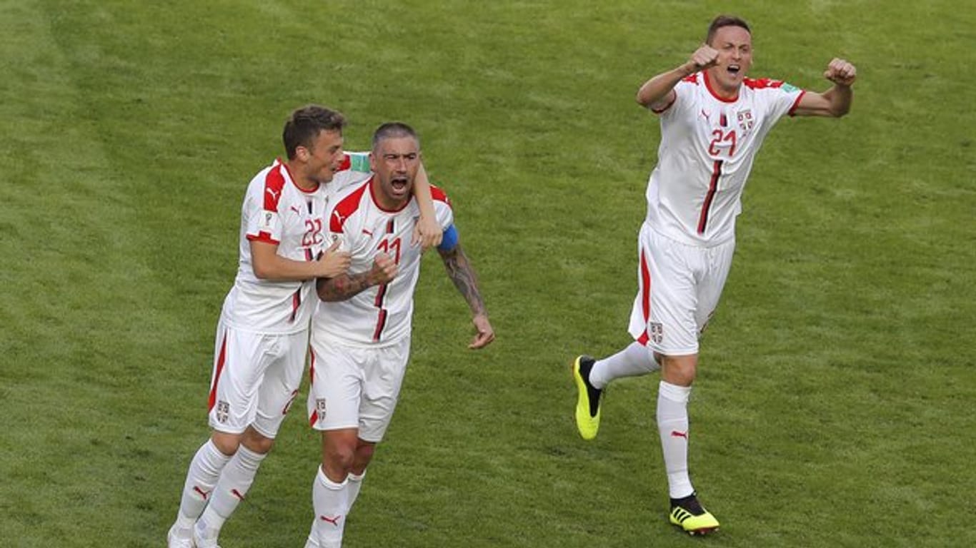 Nemanja Matic will mit Serbien im Spiel gegen die Schweiz den Einzug ins Achtelfinale schaffen.
