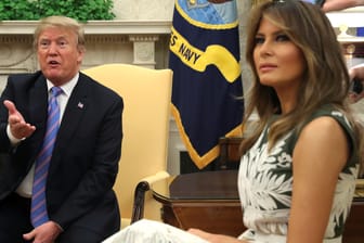 Donald und Melania Trump im Oval Office