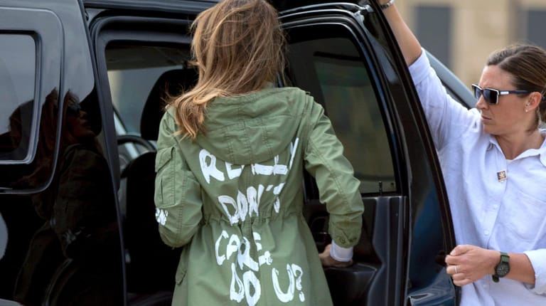 Melania Trump bei der Rückkehr nach Washington: Aufregung um die Aufschrift "I really don't care. Do u?"