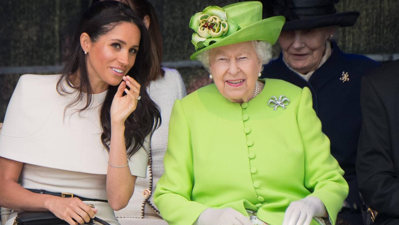 Was wird denn da getuschelt: Herzogin Meghan und Queen Elizabeth II. verstehen sich blendend.