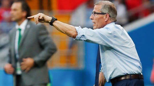Uruguays Trainer Oscar Tabarez hat mit seinem Team im letzten Gruppenspiel gegen Russland einen echten Härtetest vor dem Achtelfinale. Uruguays Trainer Oscar Tabarez hat mit seinem Team im letzten Gruppenspiel gegen Russland einen echten Härtetest vor dem Achtelfinale.
