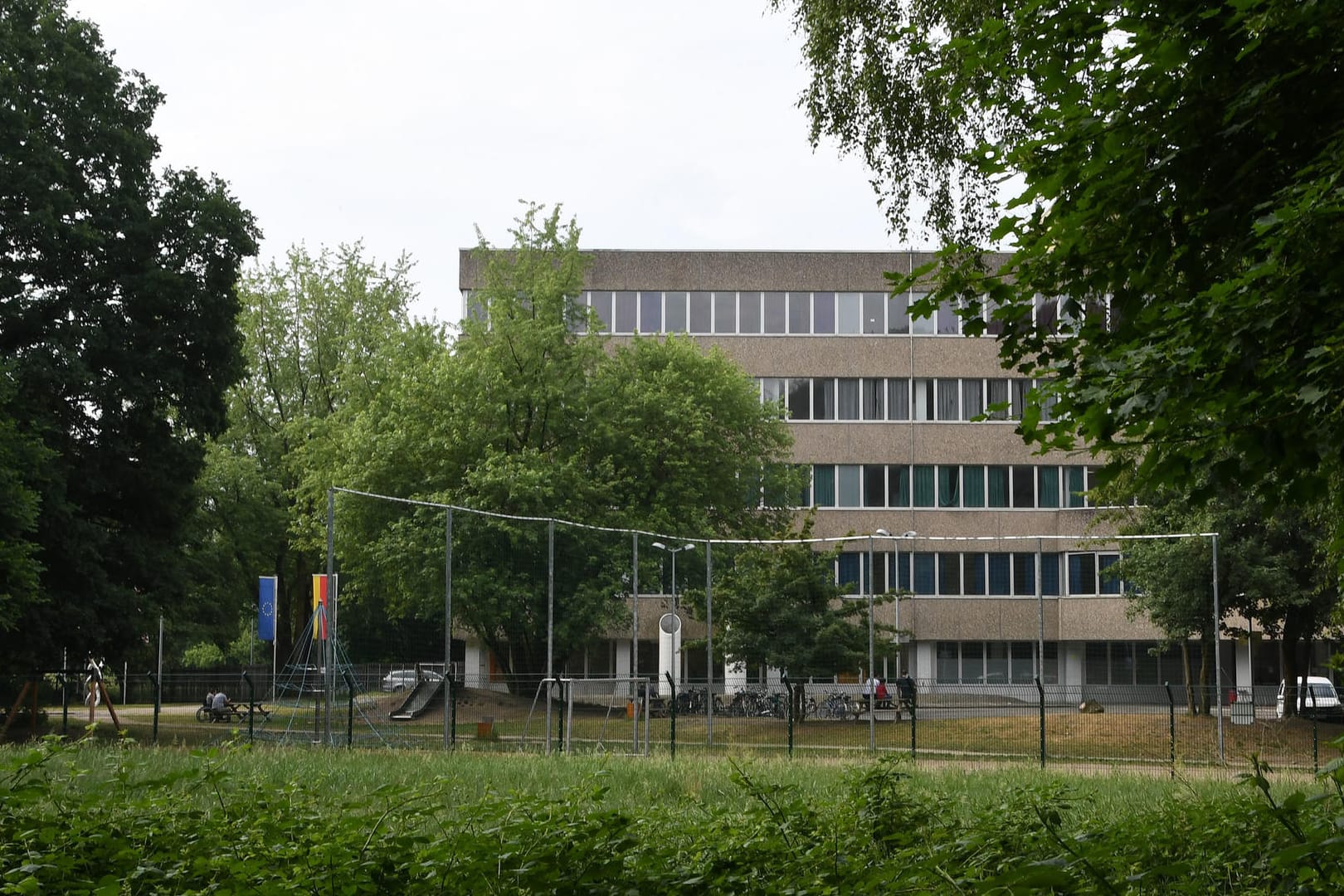 Außenstelle des Bamf in Bremen: Ermittler gehen möglichen Manipulationen bei der Asylvergabe nach.