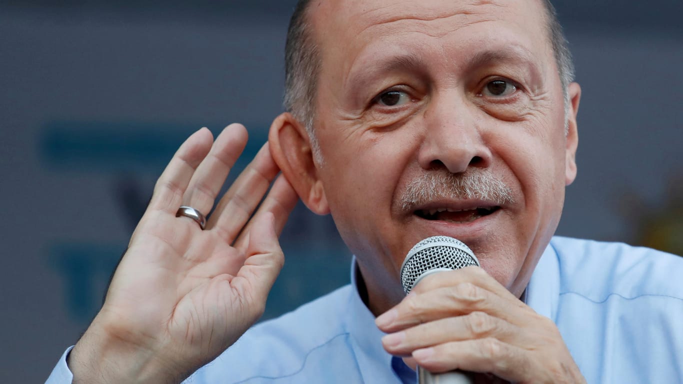 Recep Tayyip Erdogan bei einer Wahlkampfveranstaltung: Der türkische Präsident geht als Favorit ins Rennen.