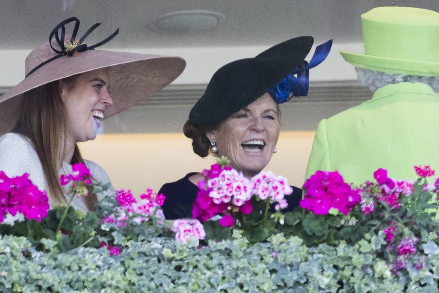 Gute Laune garantiert: Prinzessin Beatrice, Sarah "Fergie" Ferguson und die Queen in Ascot.