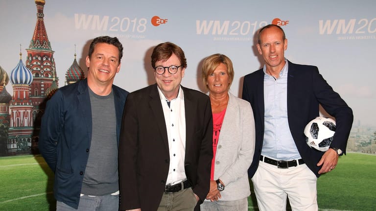 Oliver Schmidt, Bela Rethy, Claudia Neumann und Martin Schneider kommentieren im ZDF die Fußball-WM. Für die ARD sind Tom Bartels, Steffen Simon, Gerd Gottlob und Florian Naß am Start.